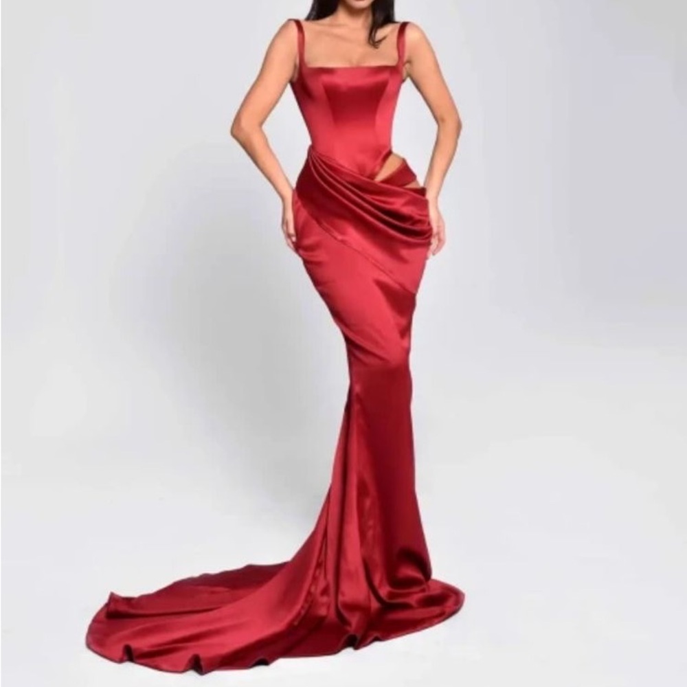 Lia stublla satin corset gown dark red size small fits 0/2 never worn